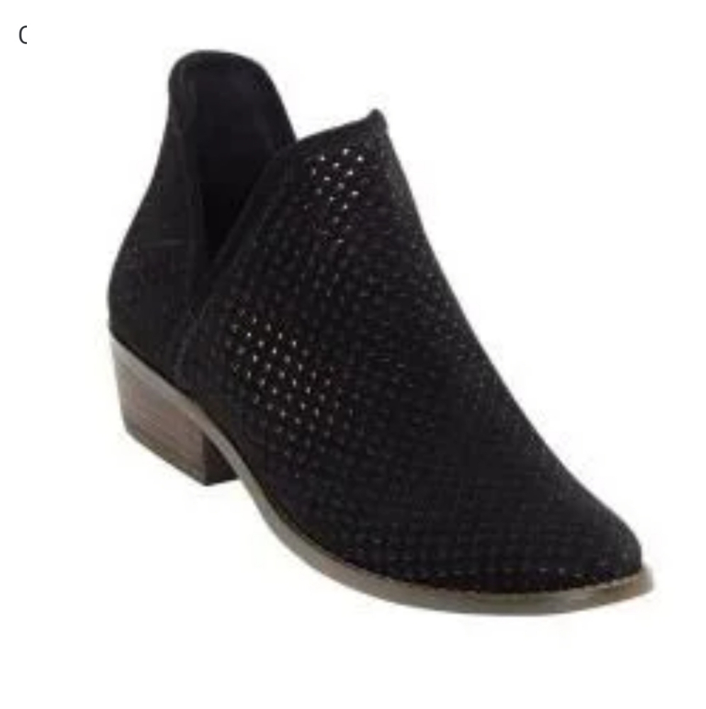 Lucky Brand Kambry perforated ankle boots size 7.5